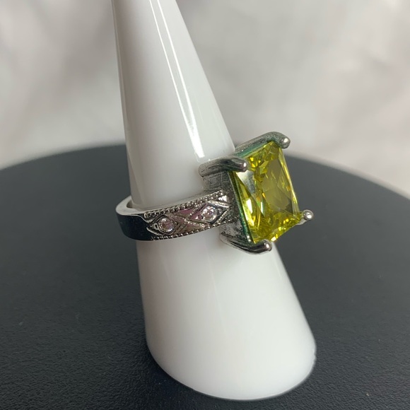 Women’s 925 Yellow Gemstone Ring, Big Huge Square Gem, Vintage Jewelry - Picture 4 of 12